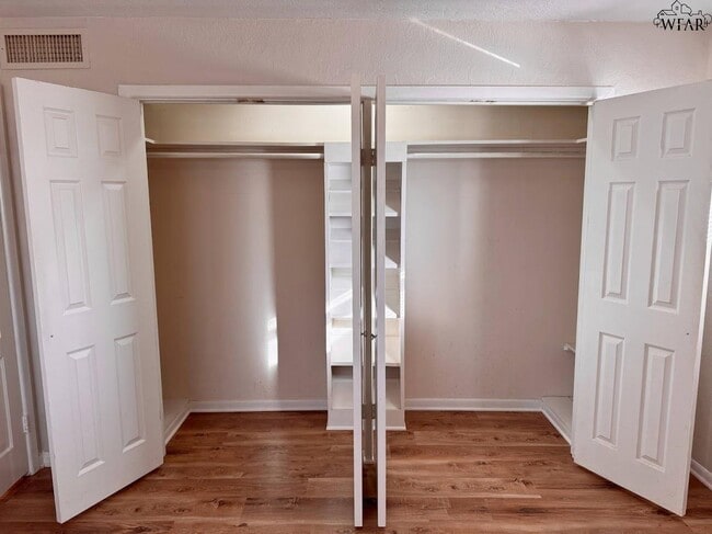 Building Photo - 4200 University Ave