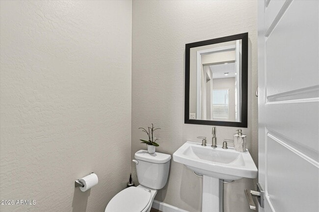 Building Photo - 5041 E Woodridge Dr