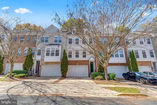 Building Photo - 626 Tailgate Terrace