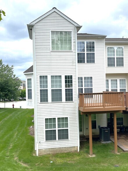 Building Photo - 268 Baxter Dr