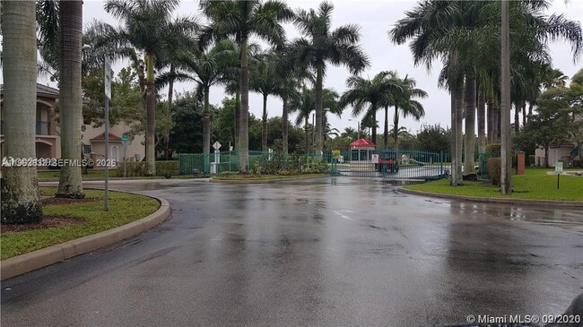 Building Photo - 1260 SE 31st Ct