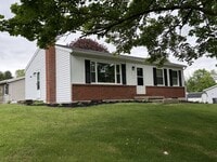 Building Photo - 104 Creekside Dr