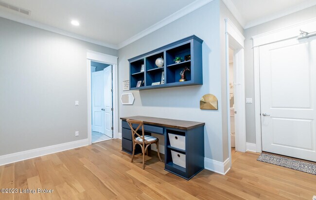 Building Photo - 10400 Meeting St