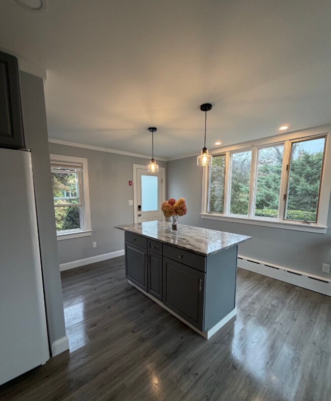 Building Photo - 148 Russells Mills Rd