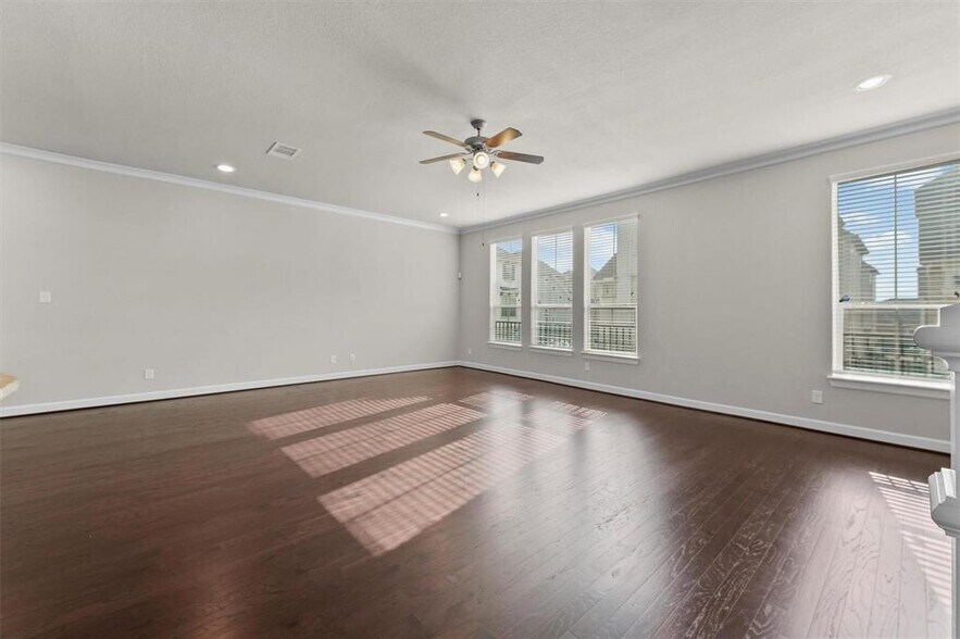 Building Photo - 9611 Knights Station Dr