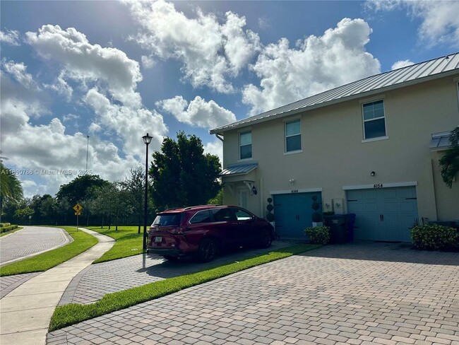 Building Photo - 4144 Greenway Dr