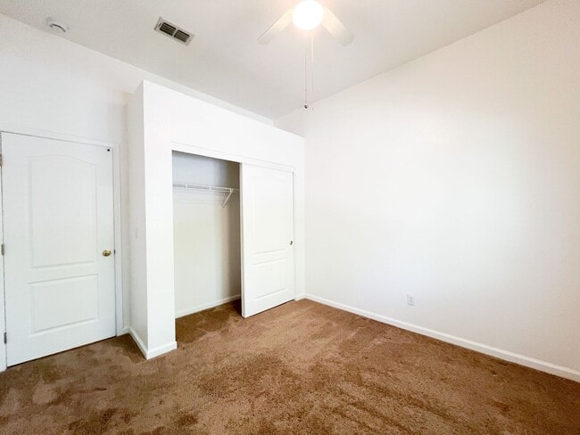 Building Photo - Laguna West 4 Bed, 2 Bath Home