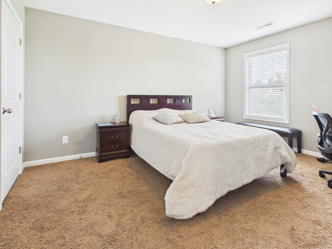 Building Photo - 11060 Hat Creek Ln