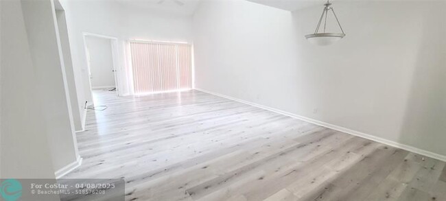 Building Photo - 7303 NW 61st Terrace