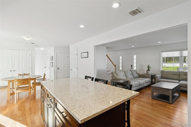 Building Photo - 16 Mastro Ct