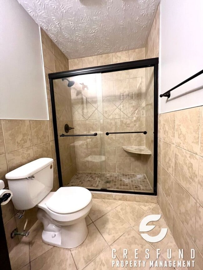 Building Photo - 3Br 2BAth Close to Fort Bragg with Large F...