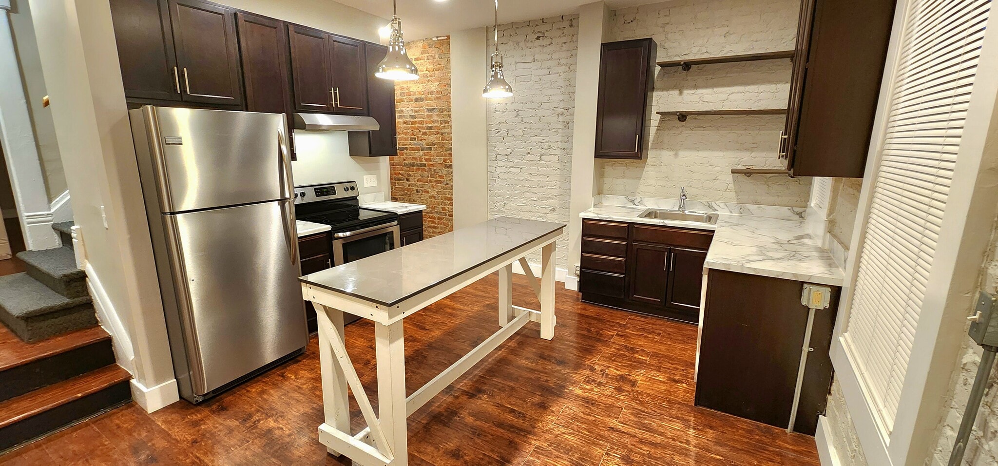 Kitchen - 215 Dakota Ave