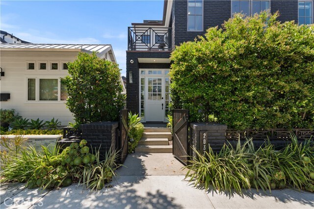 Building Photo - 2037 E Ocean Blvd