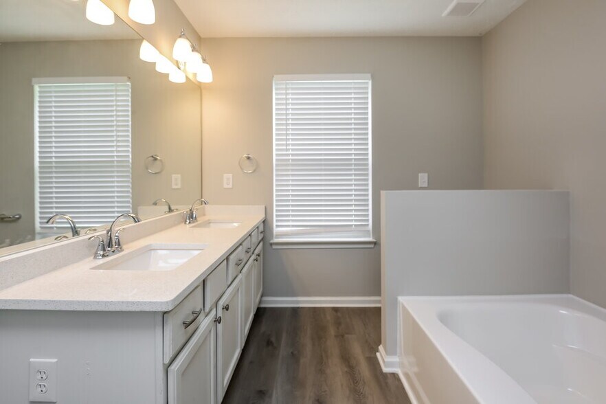 Building Photo - 267 Rockingham Dr