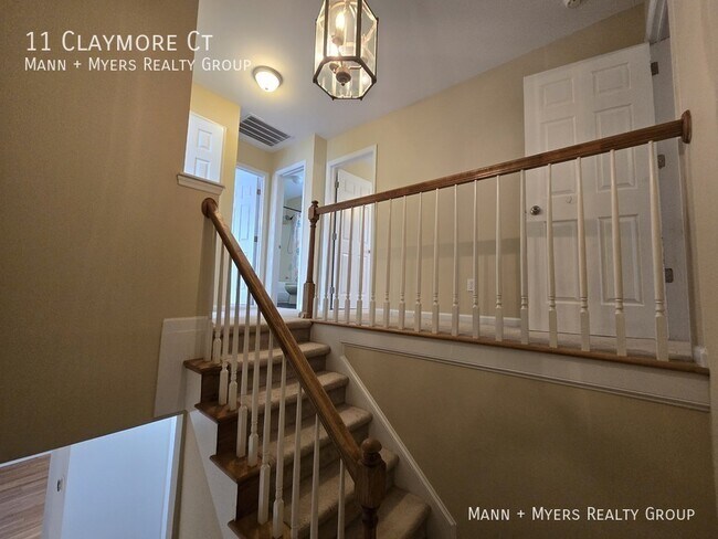 Building Photo - 11 Claymore Ct