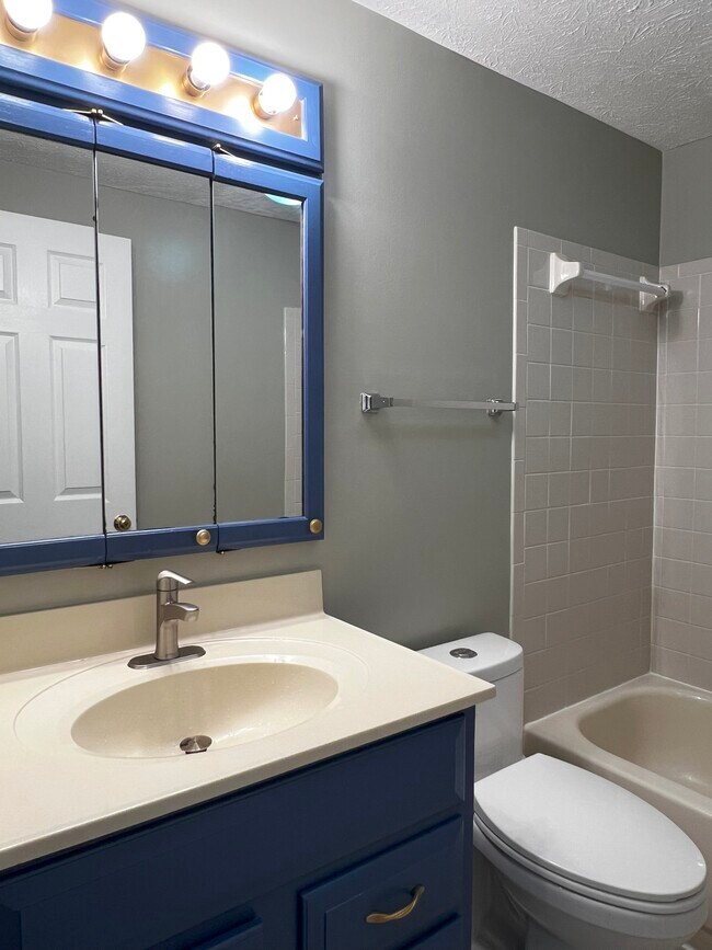 Primary Photo - 561 Cascade Way