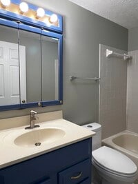 Building Photo - 561 Cascade Way