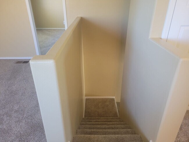 Building Photo - Spacious 4 Bedroom Home in Ventana Ranch. Upstairs living space! Great location!