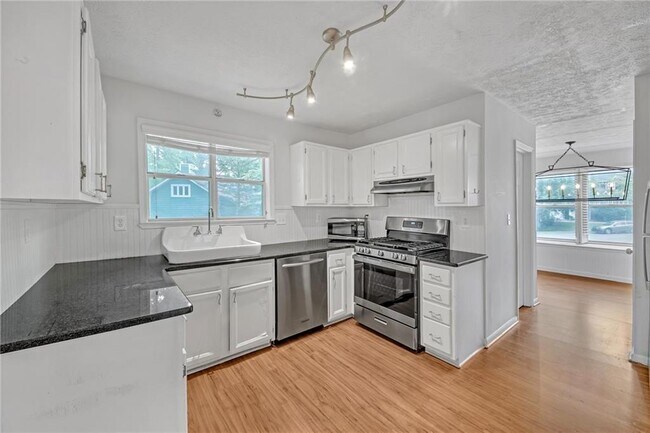 Building Photo - 4440 Coventry Ct