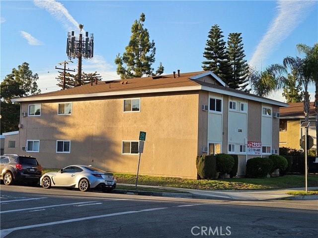 Building Photo - 1381 Burwood St