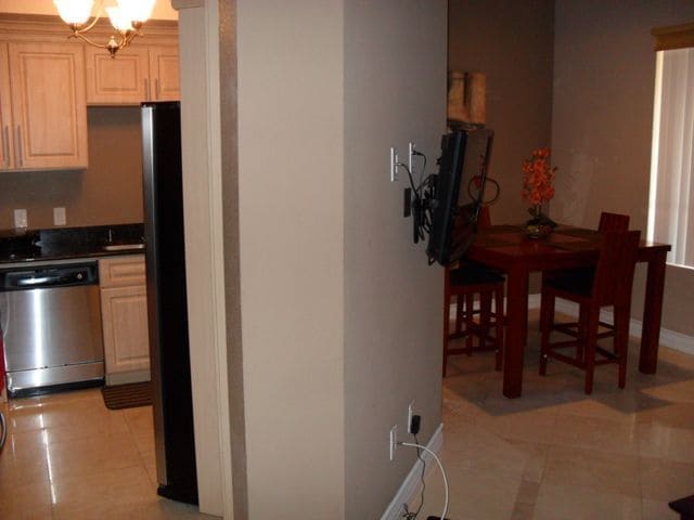 Building Photo - Meridian Luxury Top-Floor Condo with amazing Strip View (Electricity, Gas, and Internet included)