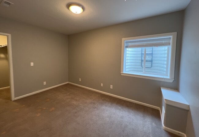 Building Photo - Beautifully Remodeled 5-Bedroom Home with Finished Basement and Custom Upgrades!