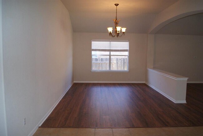 Building Photo - 4507 Western Lake Dr