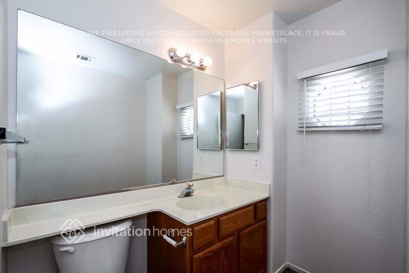 Building Photo - 703 Rocky Trail Rd