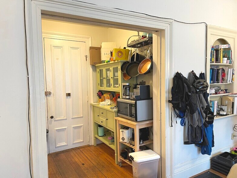 Building Photo - 509 Beacon St