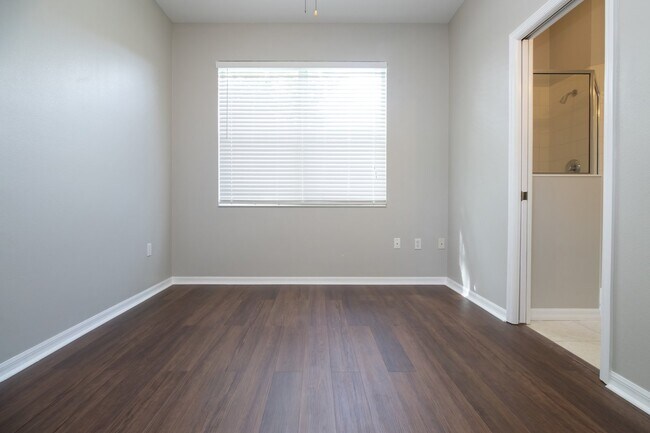 Building Photo - 4 bedroom 3 Bath Pool home in Lakewood Ran...