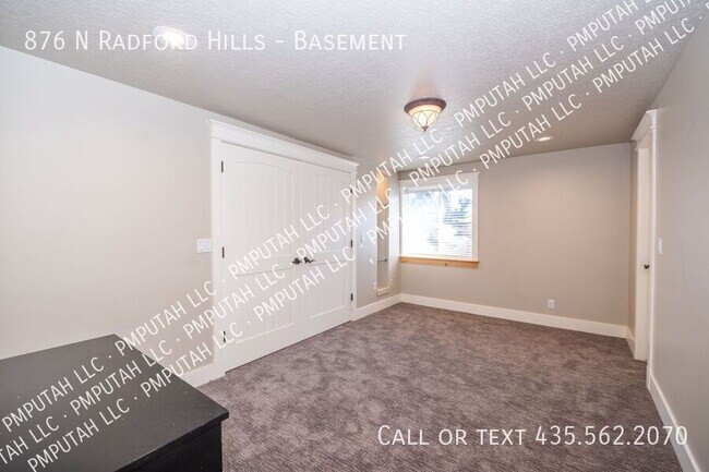 Building Photo - 876 N 5150 E