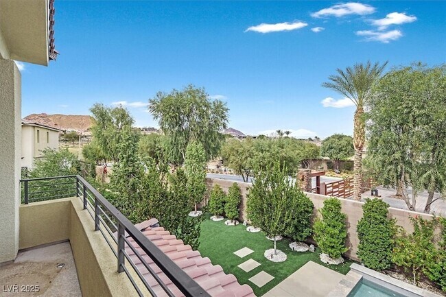 Building Photo - 65 Garibaldi Wy