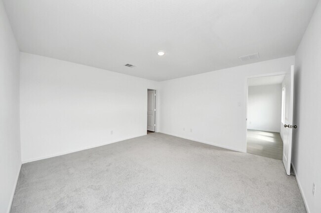 Building Photo - 317 Brandi Dr