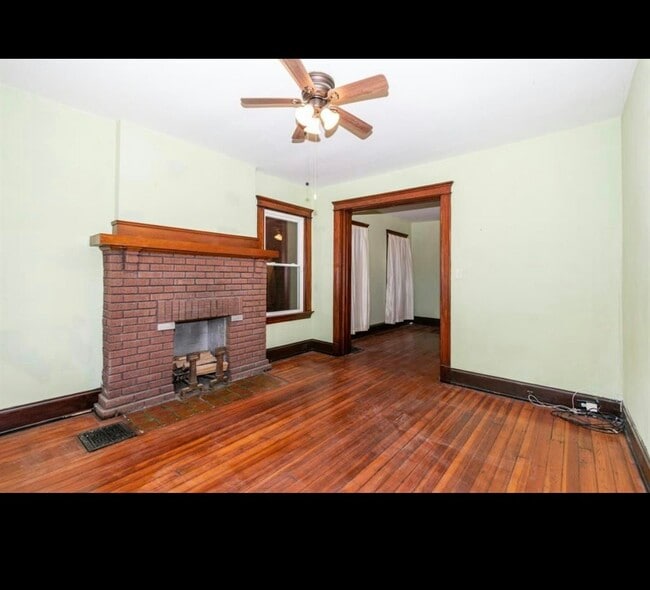 Building Photo - 1209 Scott St
