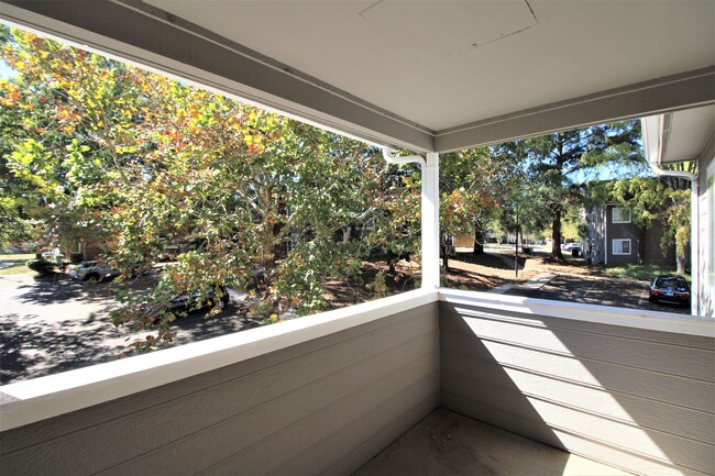 Building Photo - (Coming Soon) 2 Bedroom Condo In South Park!