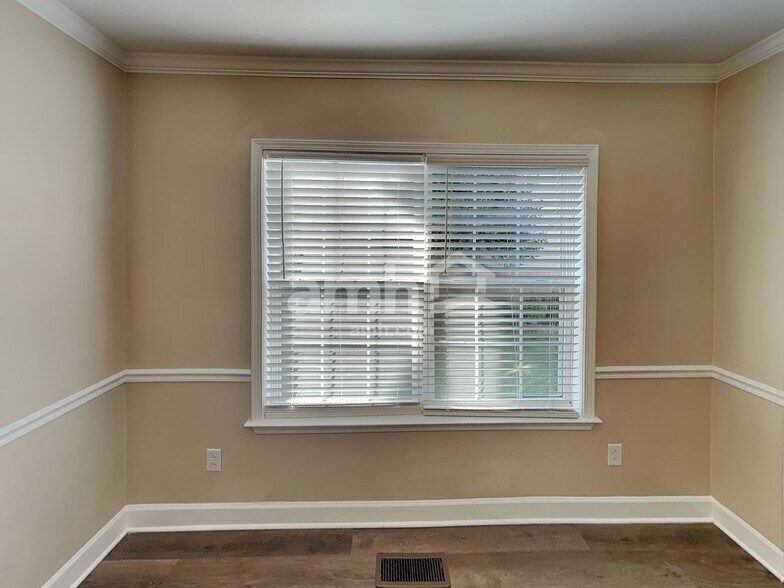 Building Photo - 7008 Masonboro Dr