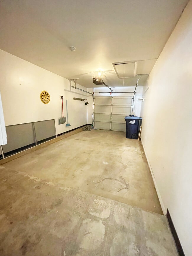 Building Photo - 8122 Ripple Ridge