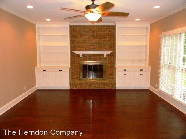 Building Photo - 4 br, 2.5 bath House - 797 Lake Laurie Drive