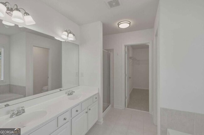 Building Photo - 3525 Moor Pointe Dr