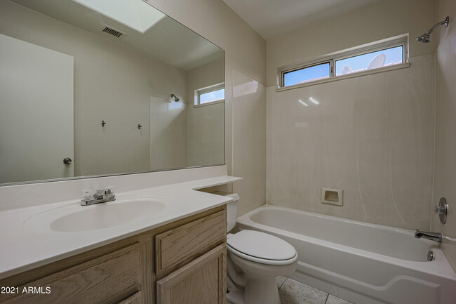 Building Photo - 4807 W Ponderosa Ln