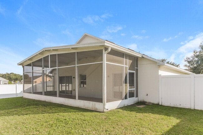 Building Photo - 137 Thornbury Dr