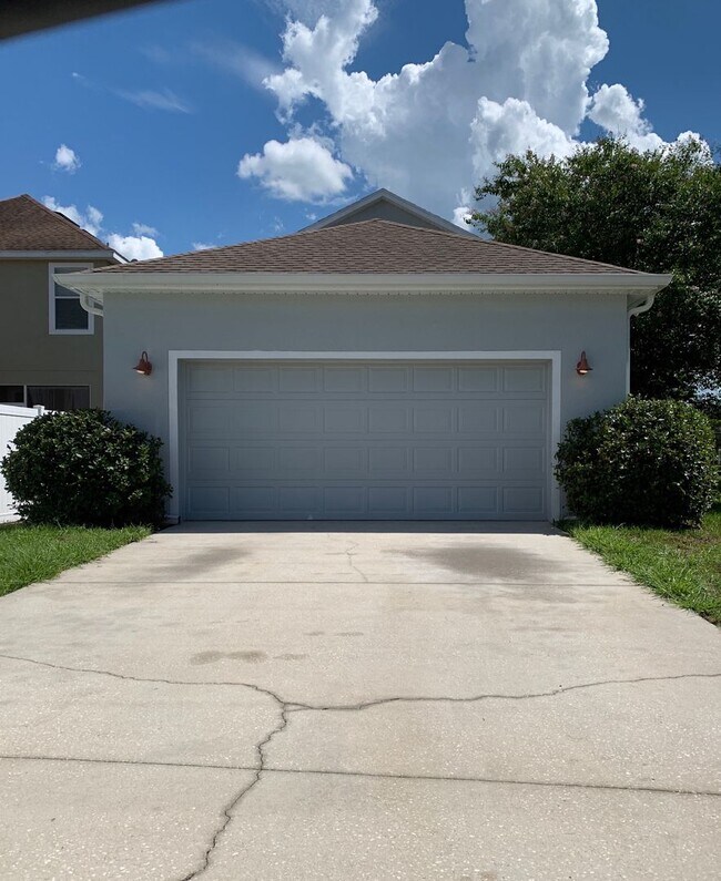 Building Photo - Nice 3/2.5 Single Family Home