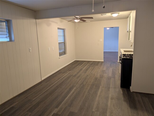 Building Photo - 6709 Cotton Dr