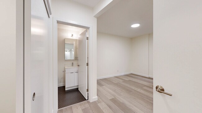 Building Photo - 756 Page St