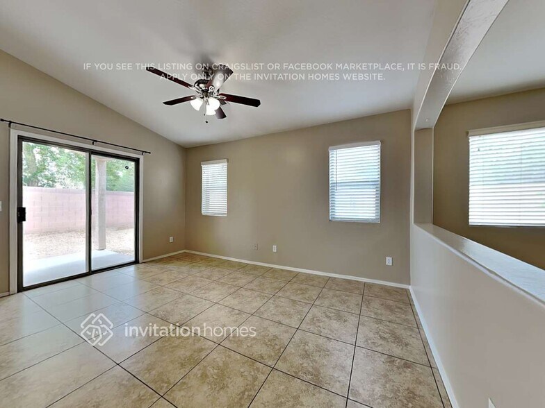 Building Photo - 3433 W La Salle St