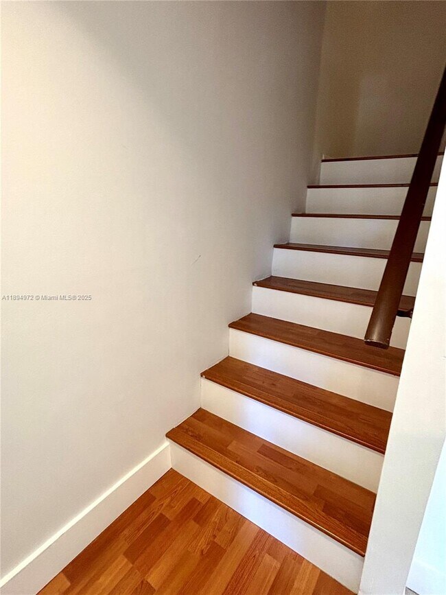 Building Photo - 3328 Quail Close