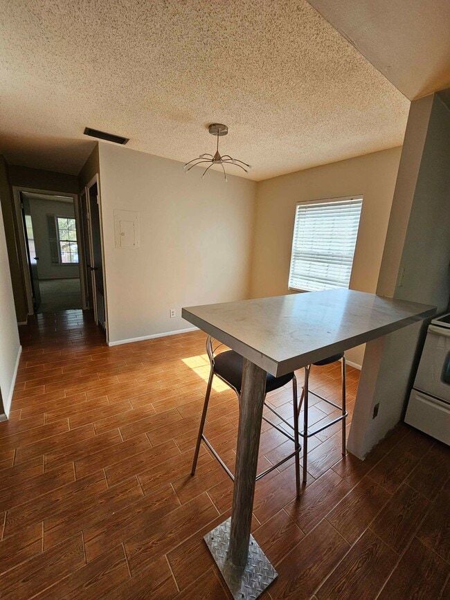 Building Photo - 8490-8413 13th St N