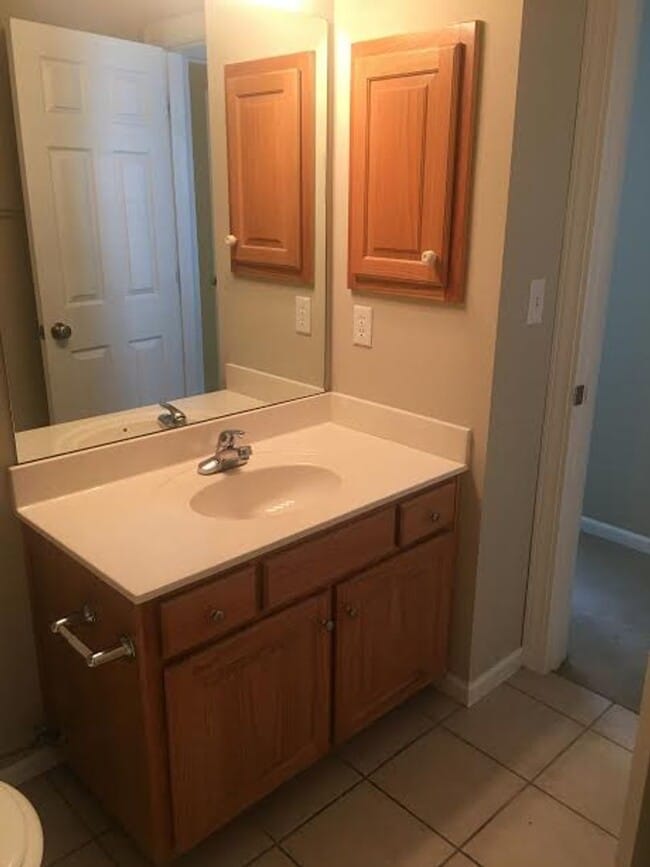 Building Photo - Perfect 3 bed 3.5 bath great school district!!