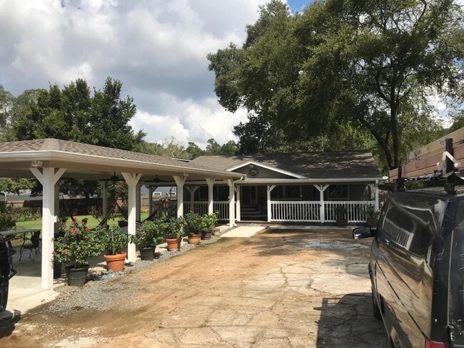 Building Photo - 25845 Peach Dr