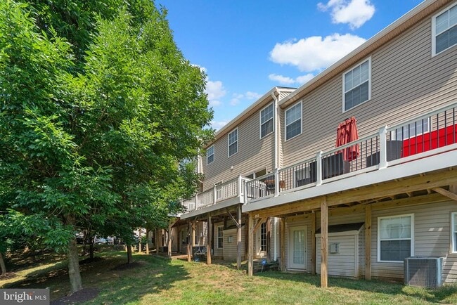 Building Photo - 7129 Water Oak Rd